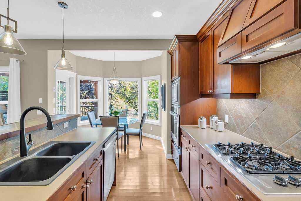 MLS® A2257802 - 122 Discovery Ridge Gardens SW in Discovery Ridge Calgary, Residential