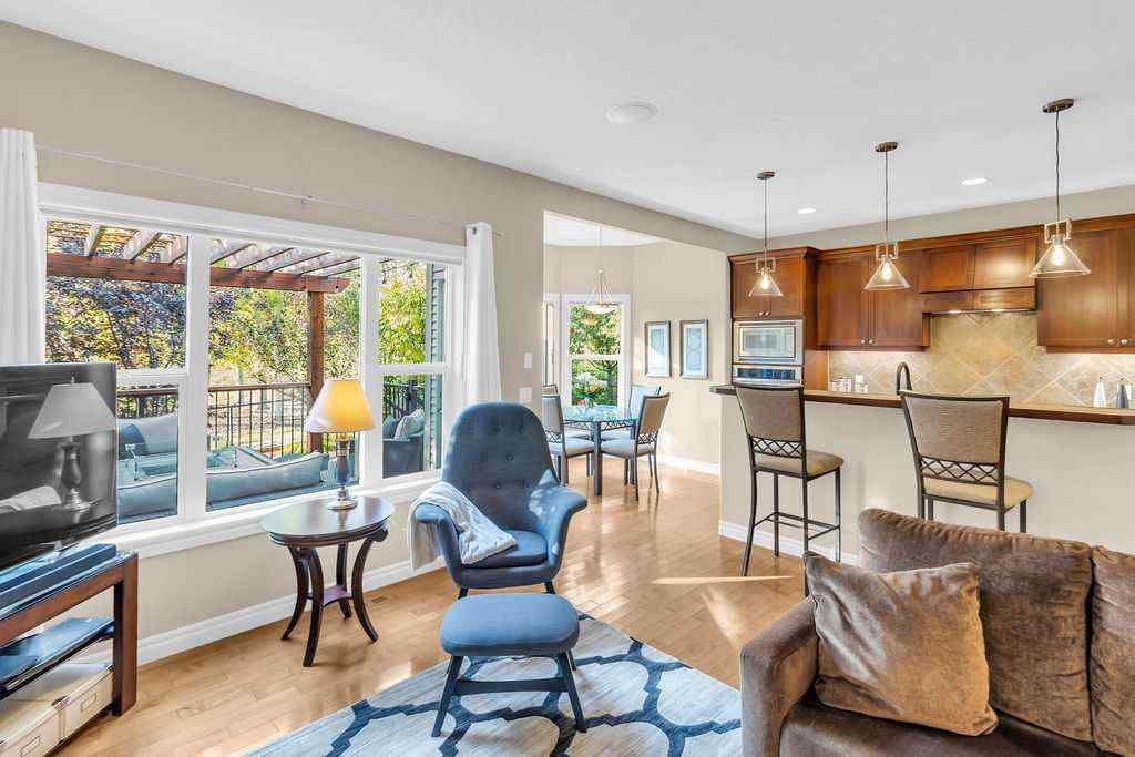 MLS® A2257802 - 122 Discovery Ridge Gardens SW in Discovery Ridge Calgary, Residential
