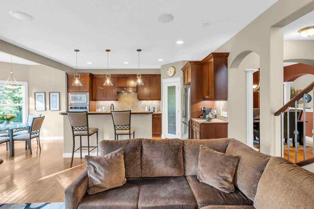 MLS® A2257802 - 122 Discovery Ridge Gardens SW in Discovery Ridge Calgary, Residential