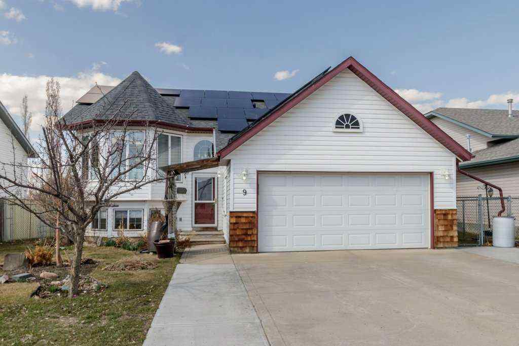 MLS® A2257806 - 9 Fern Glade Crescent  in Fox Run Sylvan Lake, Residential