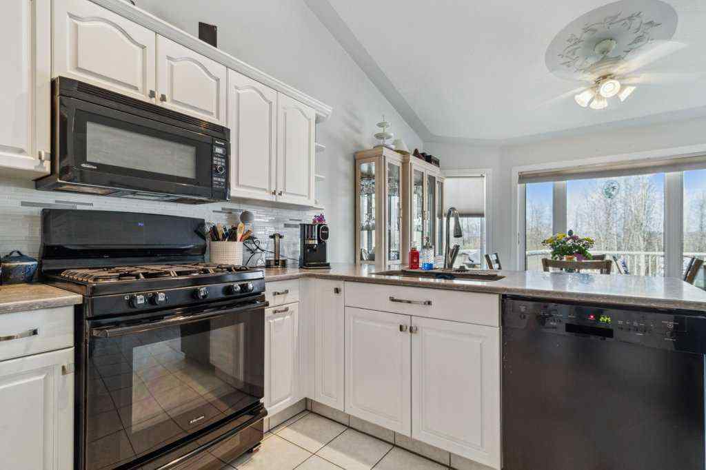 MLS® A2257806 - 9 Fern Glade Crescent  in Fox Run Sylvan Lake, Residential