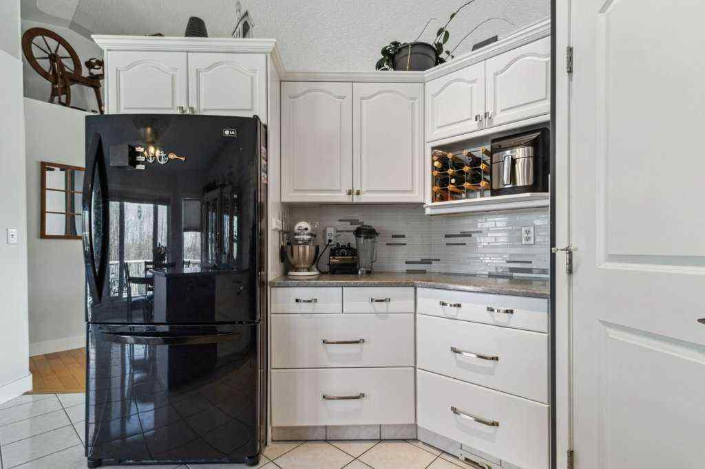 MLS® A2257806 - 9 Fern Glade Crescent  in Fox Run Sylvan Lake, Residential