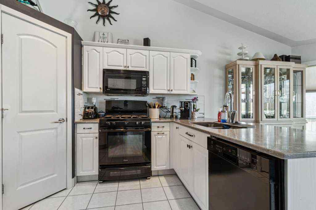 MLS® A2257806 - 9 Fern Glade Crescent  in Fox Run Sylvan Lake, Residential
