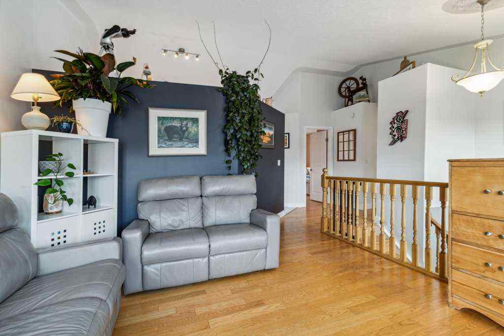 MLS® A2257806 - 9 Fern Glade Crescent  in Fox Run Sylvan Lake, Residential