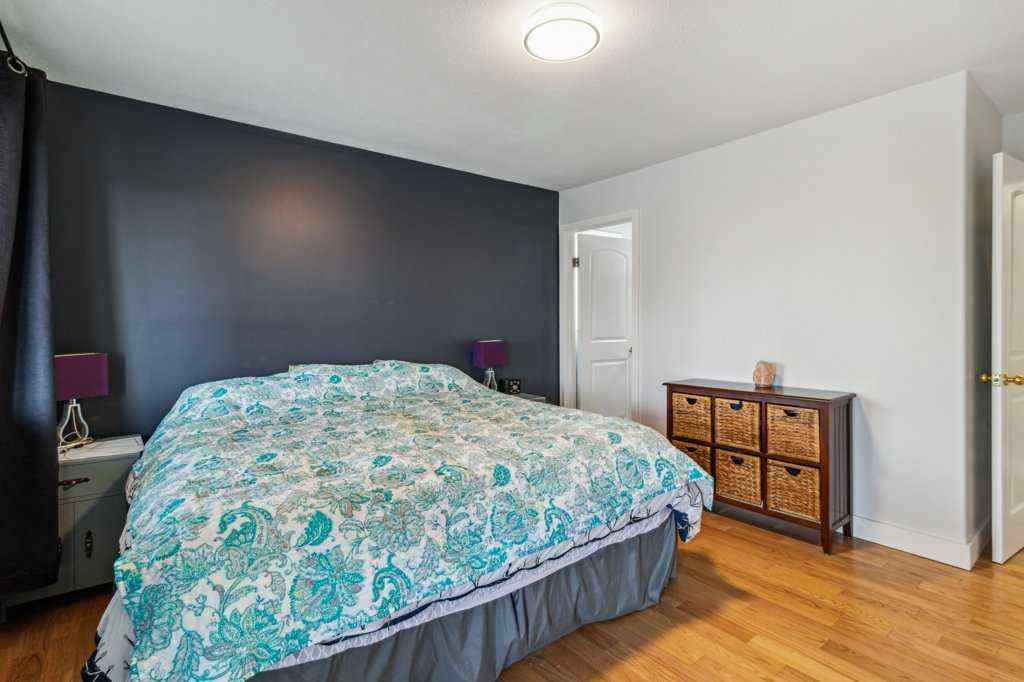 MLS® A2257806 - 9 Fern Glade Crescent  in Fox Run Sylvan Lake, Residential