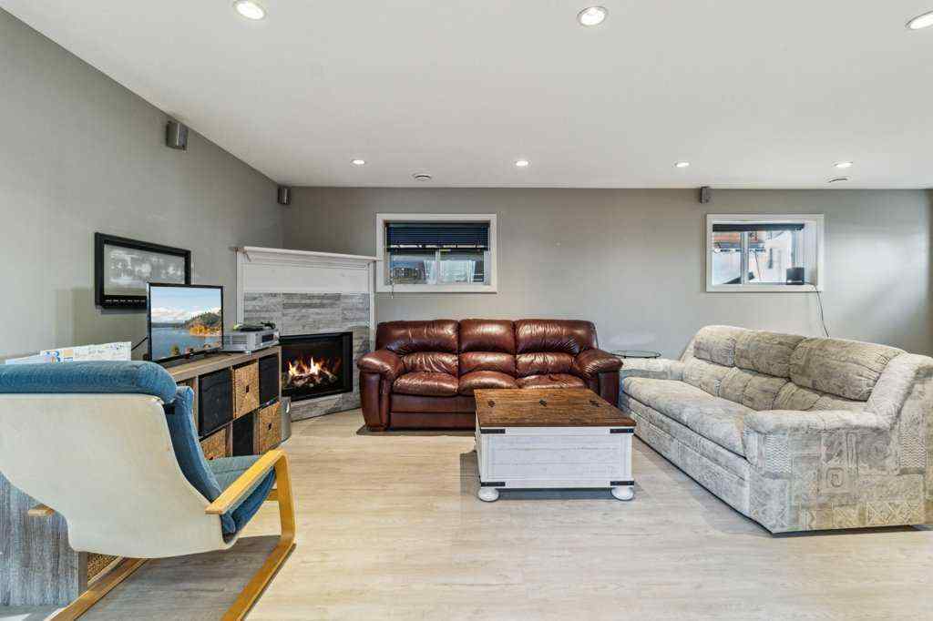 MLS® A2257806 - 9 Fern Glade Crescent  in Fox Run Sylvan Lake, Residential
