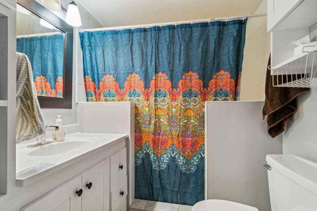 MLS® A2257806 - 9 Fern Glade Crescent  in Fox Run Sylvan Lake, Residential