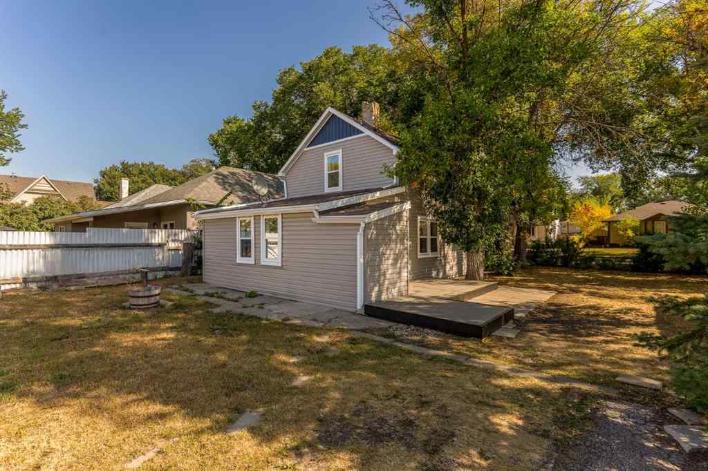 MLS® A2257807 - 730 17 Street N in Westminster Lethbridge, Residential
