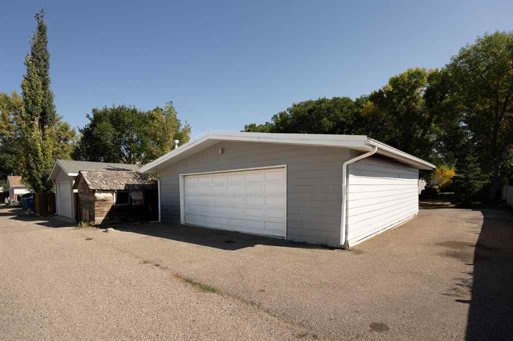 MLS® A2257807 - 730 17 Street N in Westminster Lethbridge, Residential