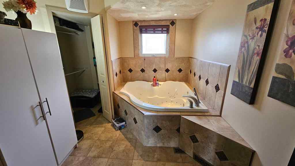MLS® A2257810 - 4501 54 Avenue  in NONE Castor, Residential