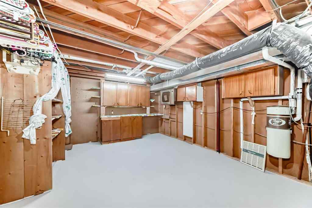 MLS® A2257811 - 5103 Bulyea Road NW in Brentwood Calgary, Residential