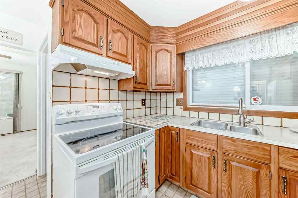 MLS® A2257811 - 5103 Bulyea Road NW in Brentwood Calgary, Residential