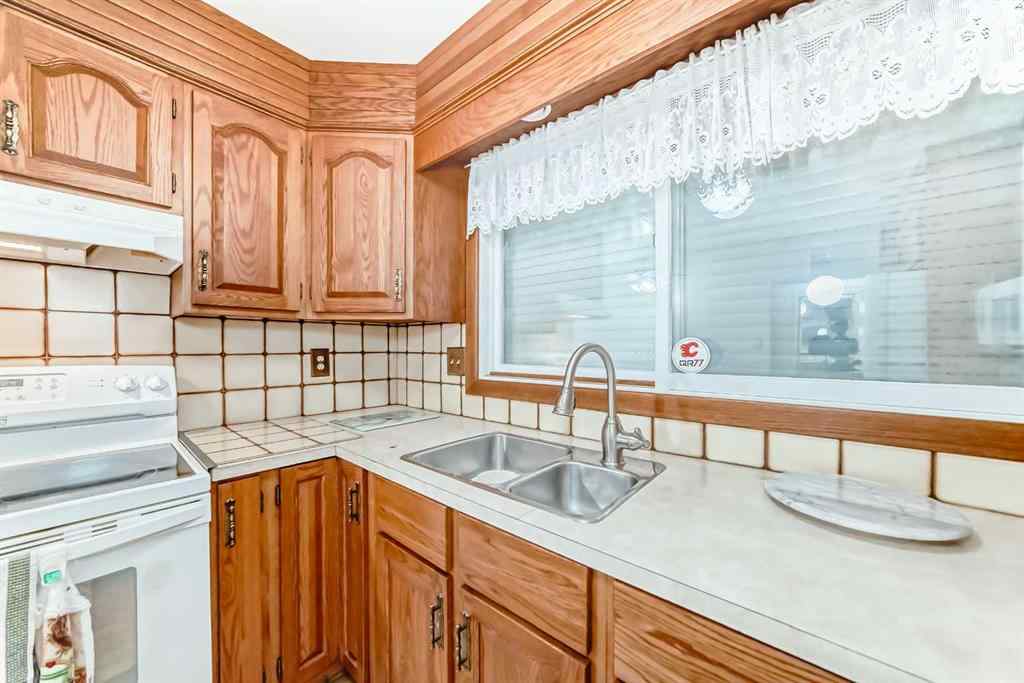 MLS® A2257811 - 5103 Bulyea Road NW in Brentwood Calgary, Residential