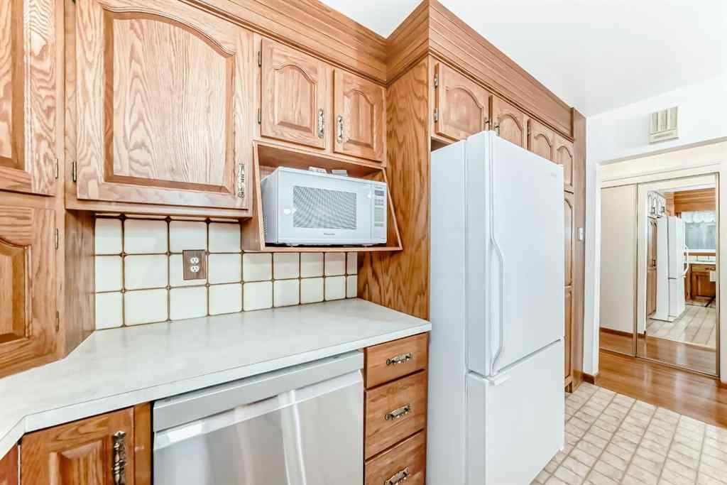 MLS® A2257811 - 5103 Bulyea Road NW in Brentwood Calgary, Residential