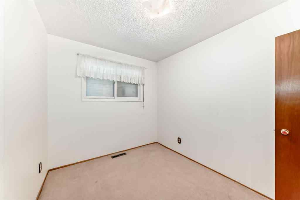 MLS® A2257811 - 5103 Bulyea Road NW in Brentwood Calgary, Residential