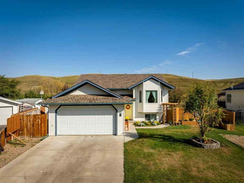 MLS® A2257816 - 18 Cambridge Drive  in NONE Carbon, Residential