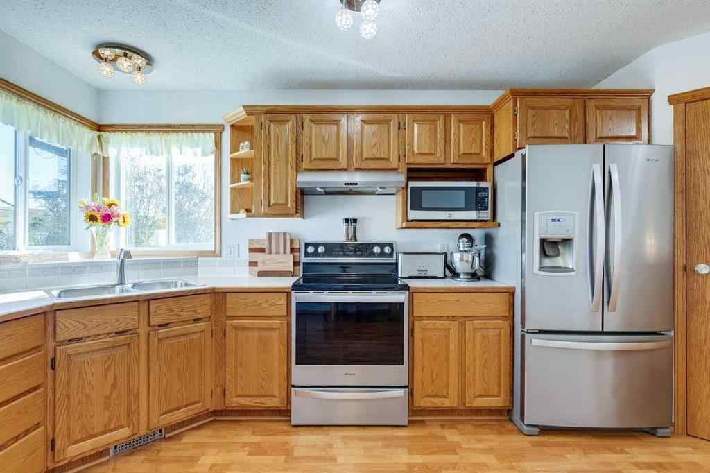 MLS® A2257816 - 18 Cambridge Drive  in NONE Carbon, Residential