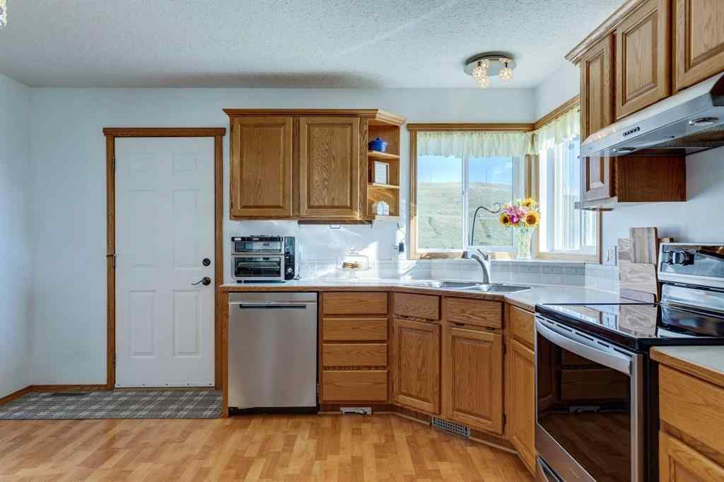 MLS® A2257816 - 18 Cambridge Drive  in NONE Carbon, Residential