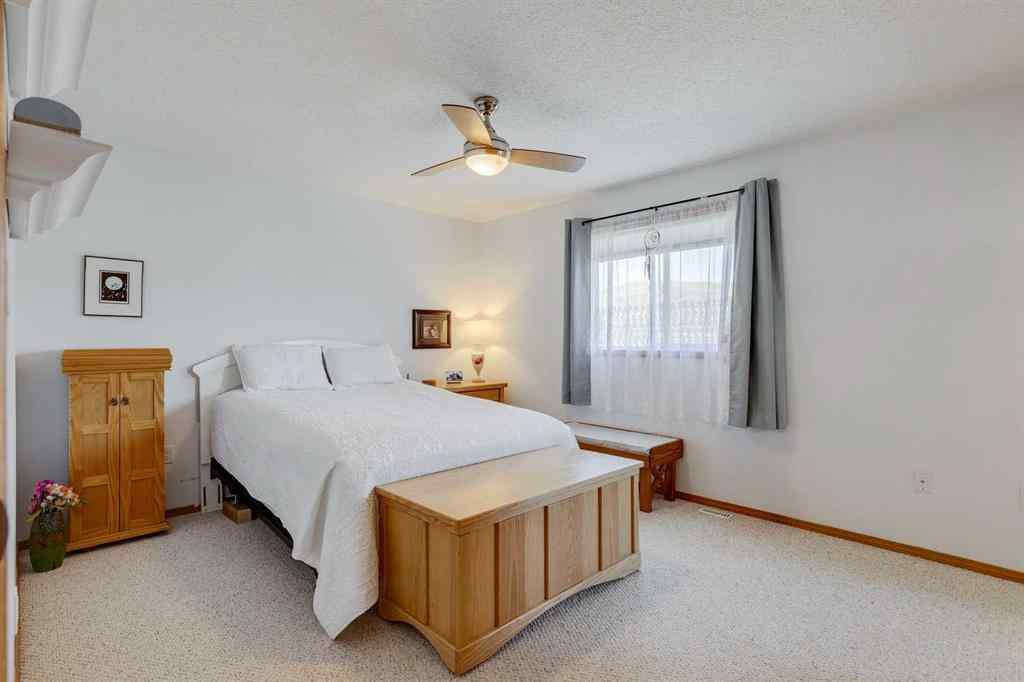 MLS® A2257816 - 18 Cambridge Drive  in NONE Carbon, Residential