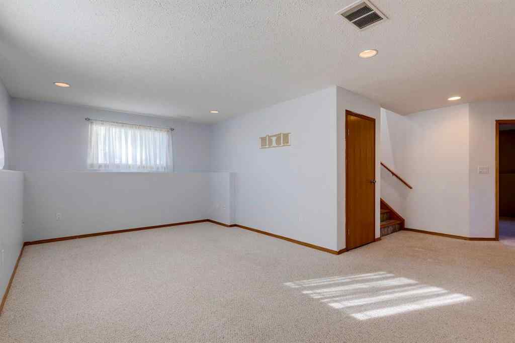 MLS® A2257816 - 18 Cambridge Drive  in NONE Carbon, Residential