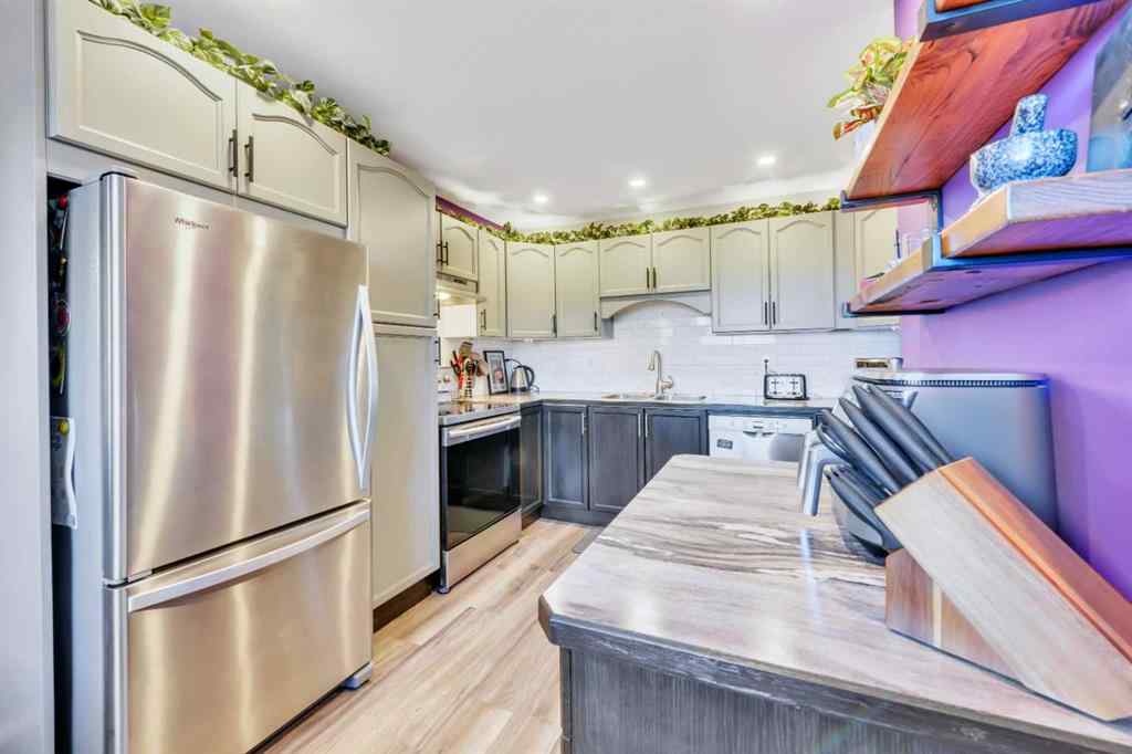 MLS® A2257818 - 2 Greenham Drive  in Glendale Park Estates Red Deer, Residential