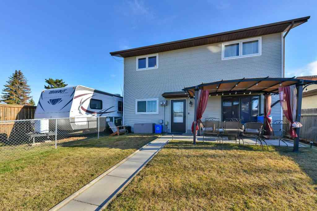 MLS® A2257818 - 2 Greenham Drive  in Glendale Park Estates Red Deer, Residential