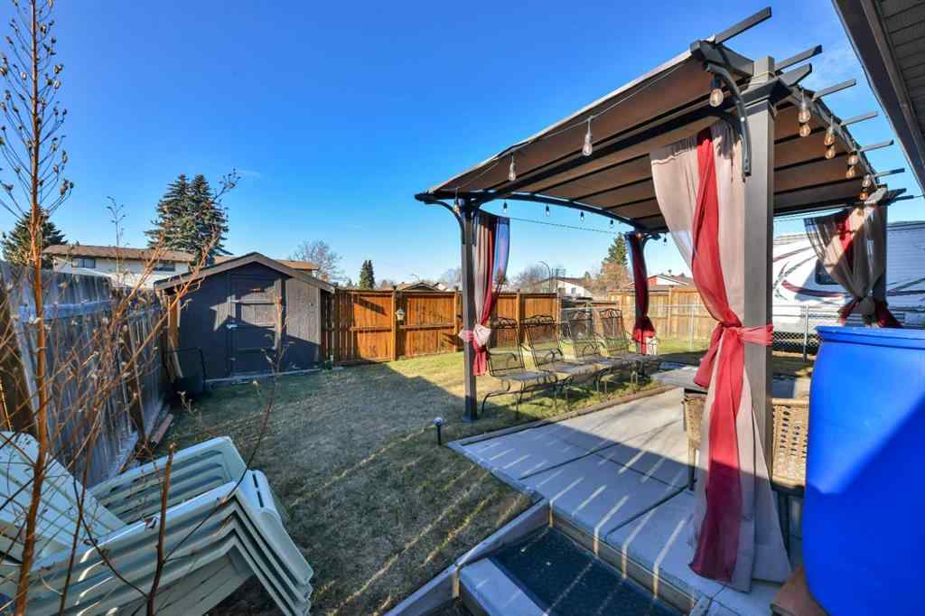 MLS® A2257818 - 2 Greenham Drive  in Glendale Park Estates Red Deer, Residential