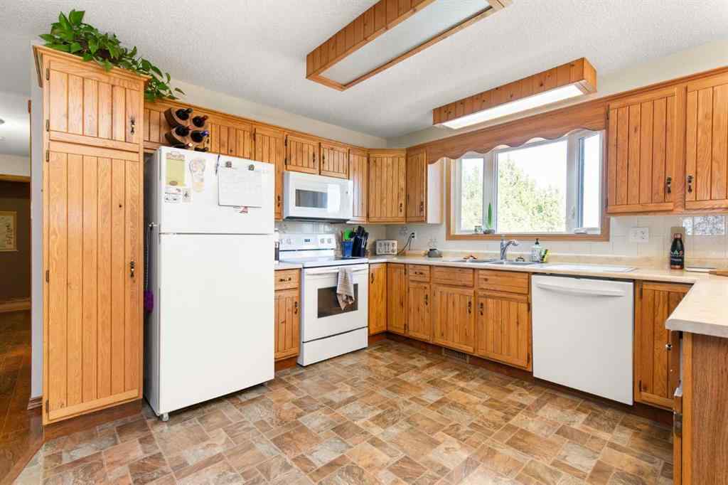MLS® A2257819 - 7106 Highway 523   in NONE Rural Cypress County, Residential
