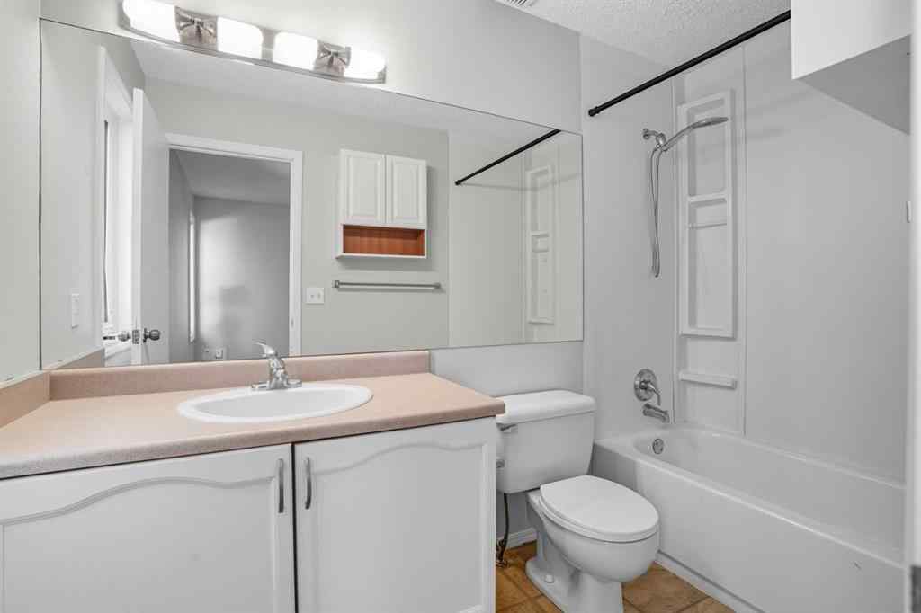 MLS® A2257845 - 447 Shawbrooke Circle SW in Shawnessy Calgary, Residential