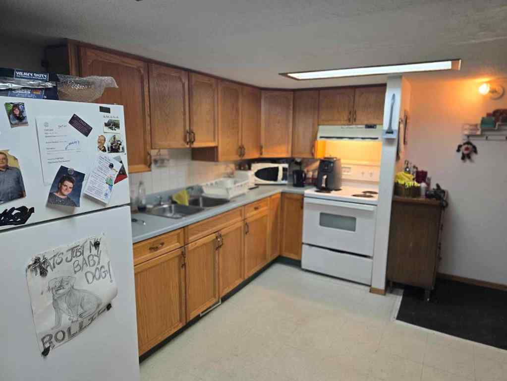 MLS® A2257846 - Unit #1-7 205 Reed Avenue  in Hayter Hayter, Multi-Family