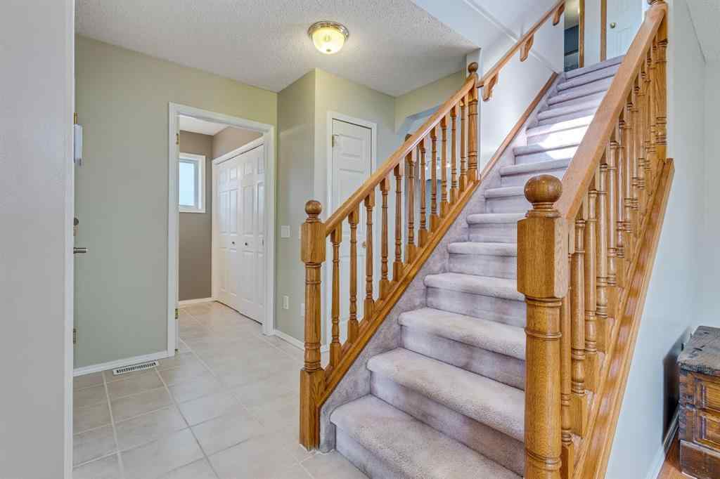 MLS® A2257850 - 26 River Rock Crescent SE in Riverbend Calgary, Residential
