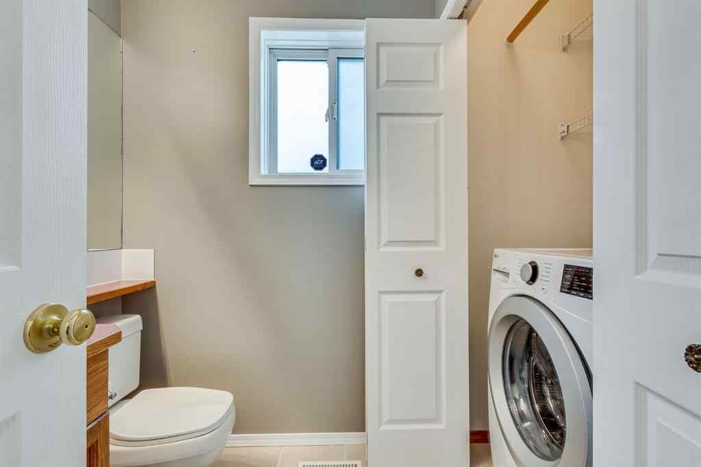 MLS® A2257850 - 26 River Rock Crescent SE in Riverbend Calgary, Residential