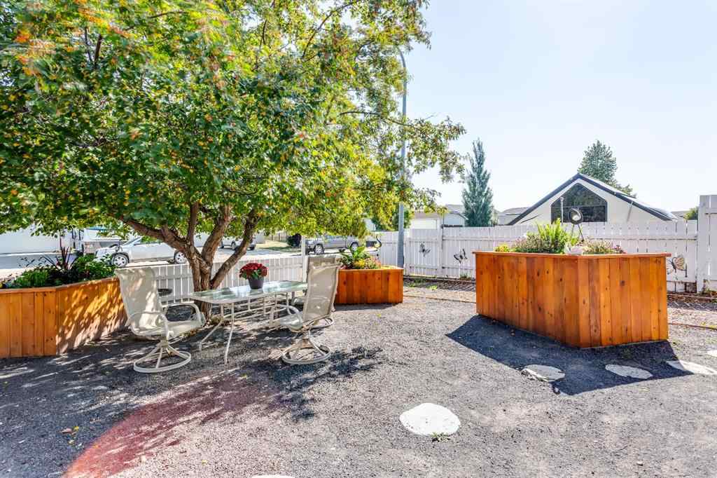 MLS® A2257856 - 828 Pioneer Drive  in NONE Irricana, Residential