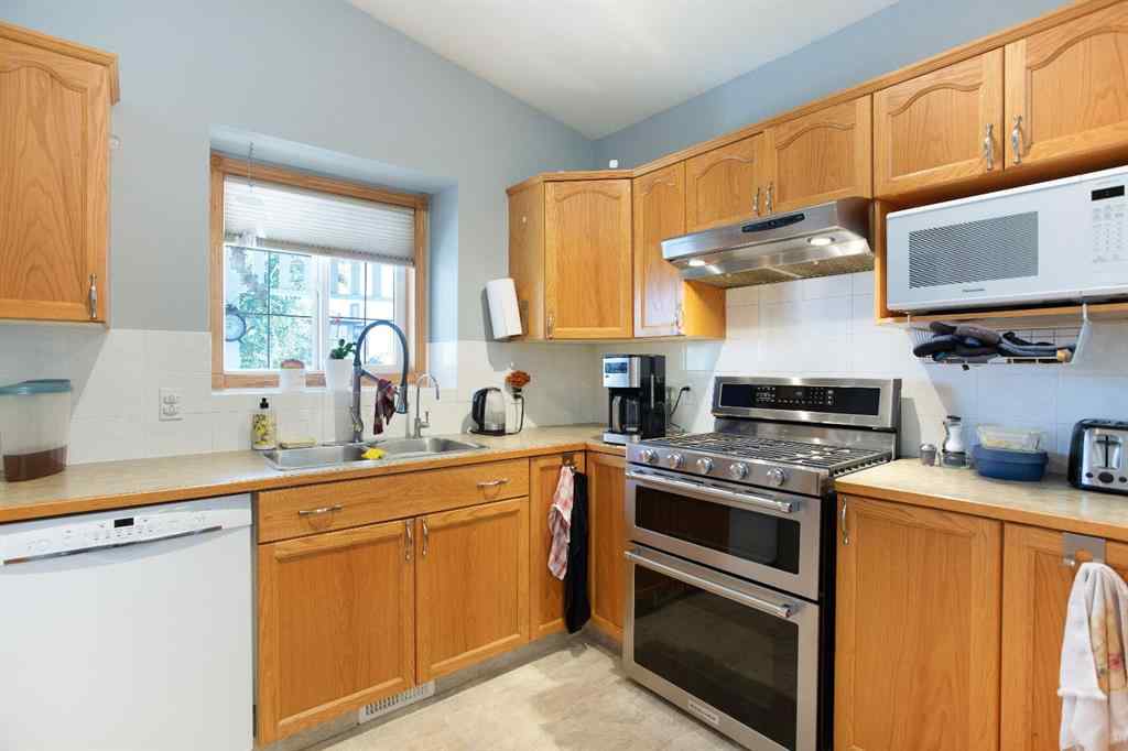 MLS® A2257856 - 828 Pioneer Drive  in NONE Irricana, Residential