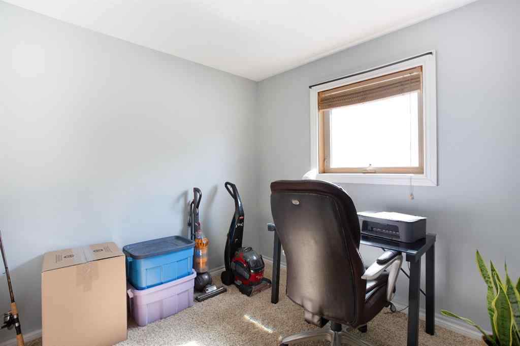 MLS® A2257856 - 828 Pioneer Drive  in NONE Irricana, Residential
