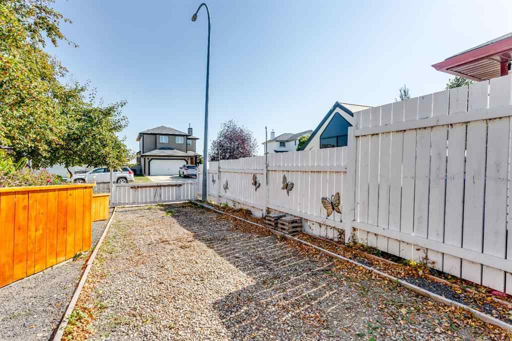 MLS® A2257856 - 828 Pioneer Drive  in NONE Irricana, Residential