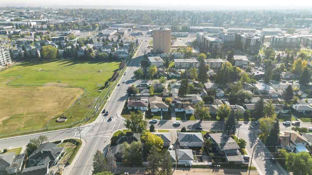 MLS® A2257874 - 7611 5 Street SW in Kingsland Calgary, Residential