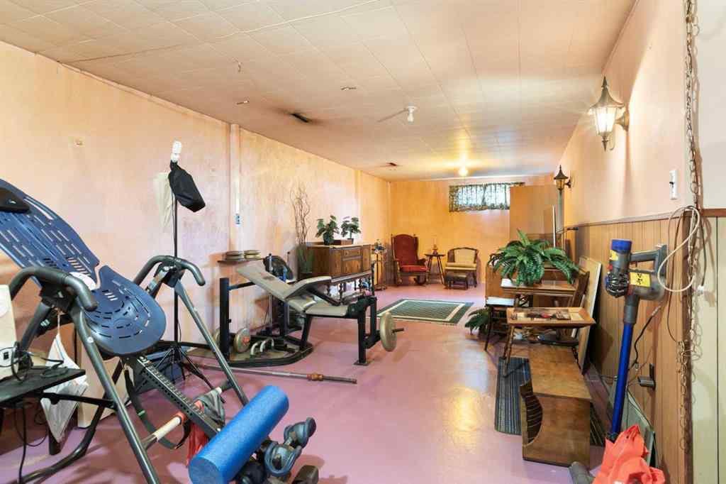 MLS® A2257874 - 7611 5 Street SW in Kingsland Calgary, Residential