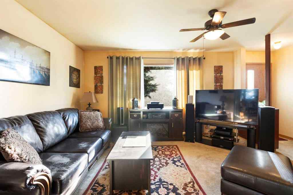 MLS® A2257874 - 7611 5 Street SW in Kingsland Calgary, Residential