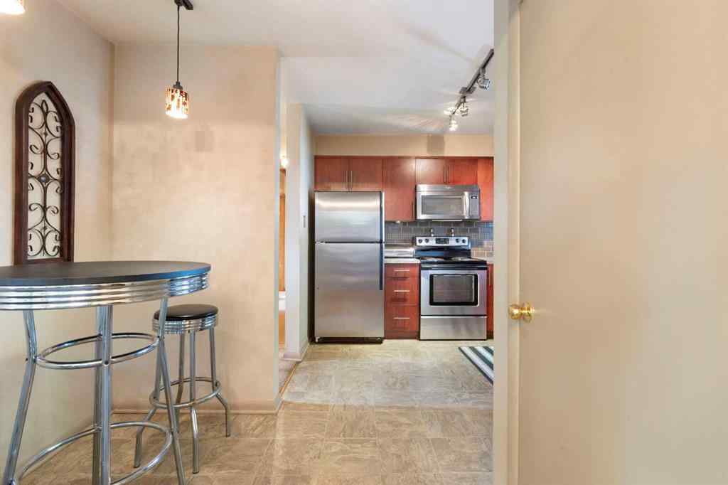 MLS® A2257874 - 7611 5 Street SW in Kingsland Calgary, Residential