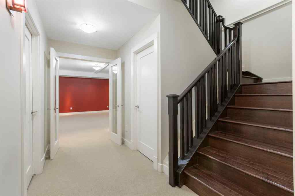 MLS® A2257880 - 1833 Westmount Road NW in Hillhurst Calgary, Residential
