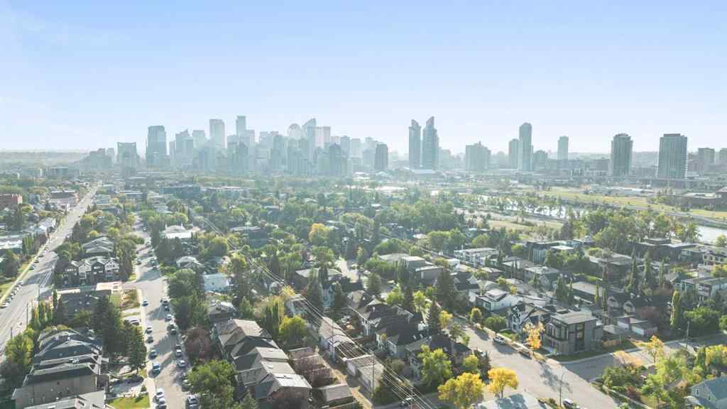 MLS® A2257880 - 1833 Westmount Road NW in Hillhurst Calgary, Residential