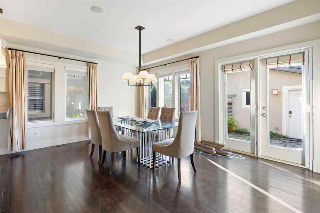 MLS® A2257880 - 1833 Westmount Road NW in Hillhurst Calgary, Residential