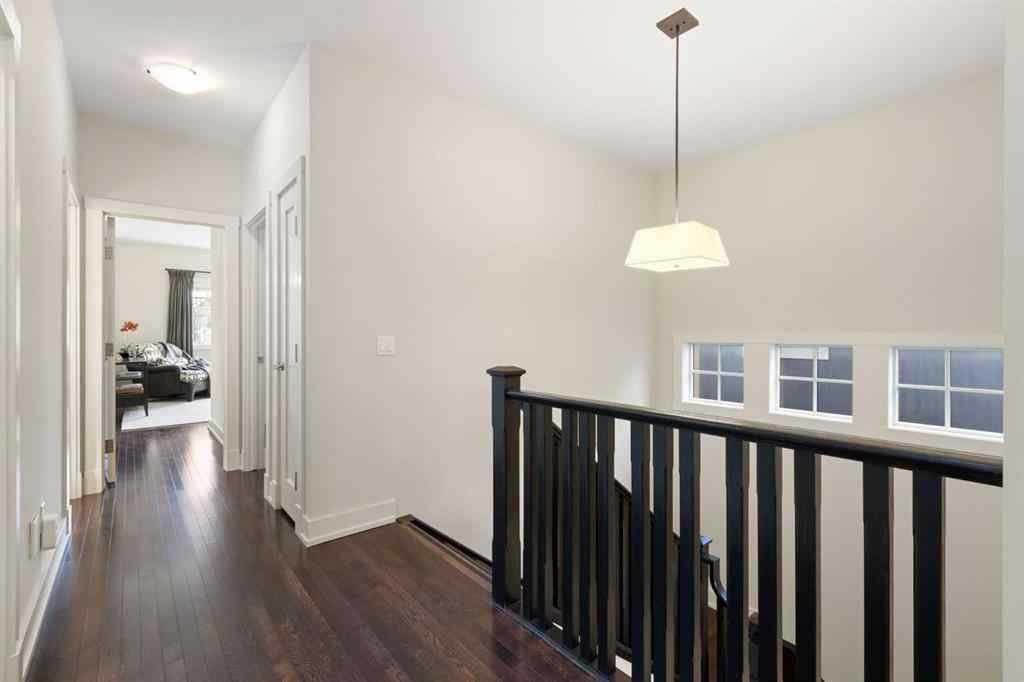 MLS® A2257880 - 1833 Westmount Road NW in Hillhurst Calgary, Residential