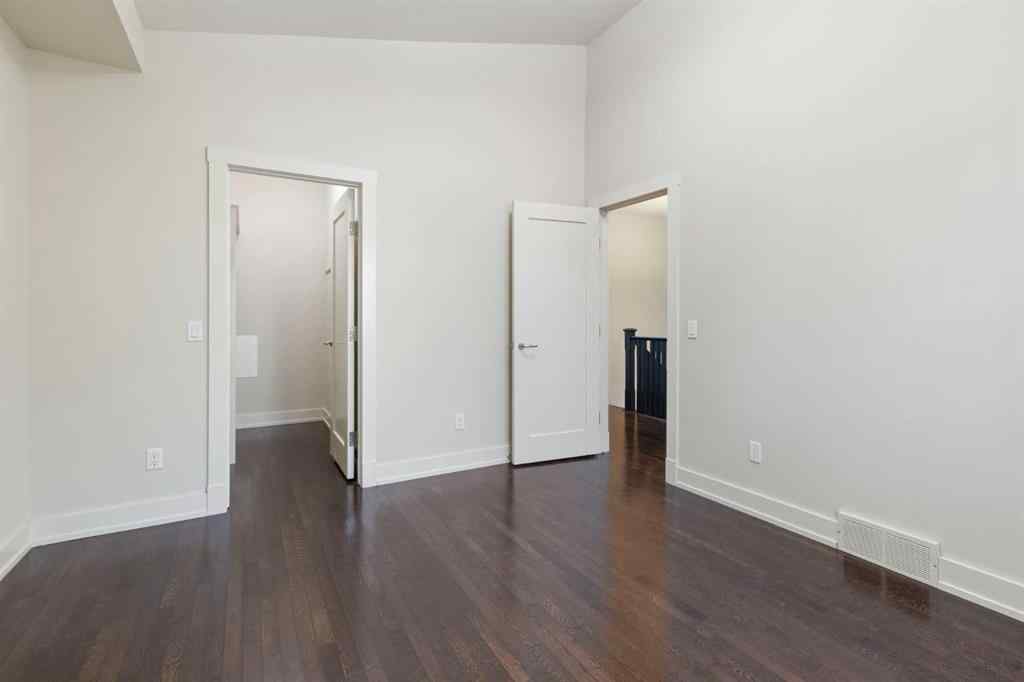 MLS® A2257880 - 1833 Westmount Road NW in Hillhurst Calgary, Residential