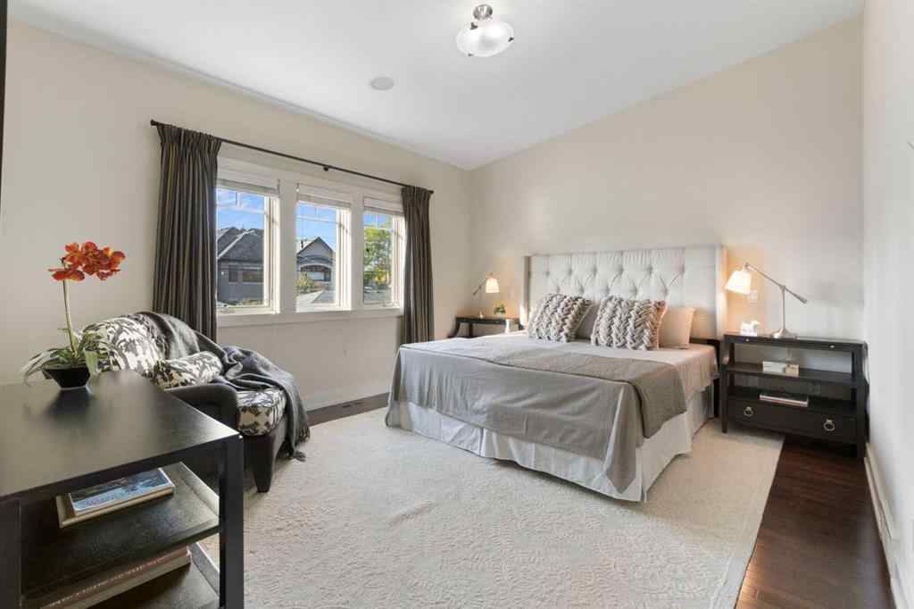 MLS® A2257880 - 1833 Westmount Road NW in Hillhurst Calgary, Residential