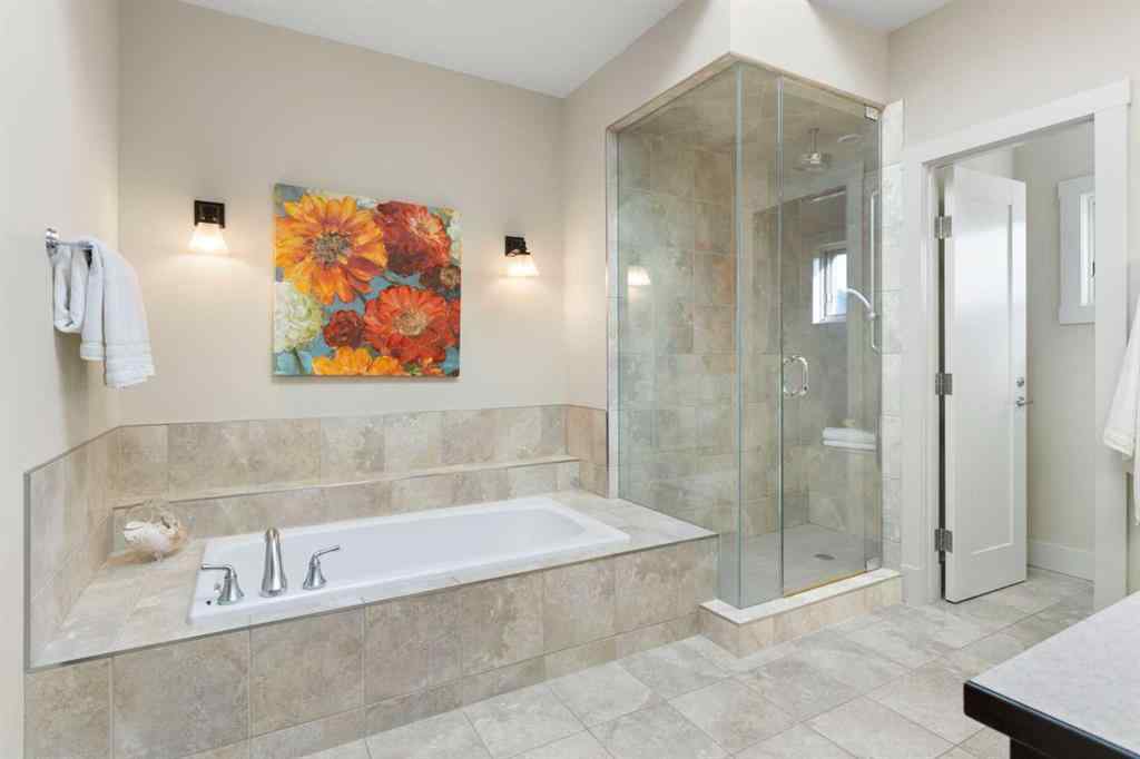 MLS® A2257880 - 1833 Westmount Road NW in Hillhurst Calgary, Residential