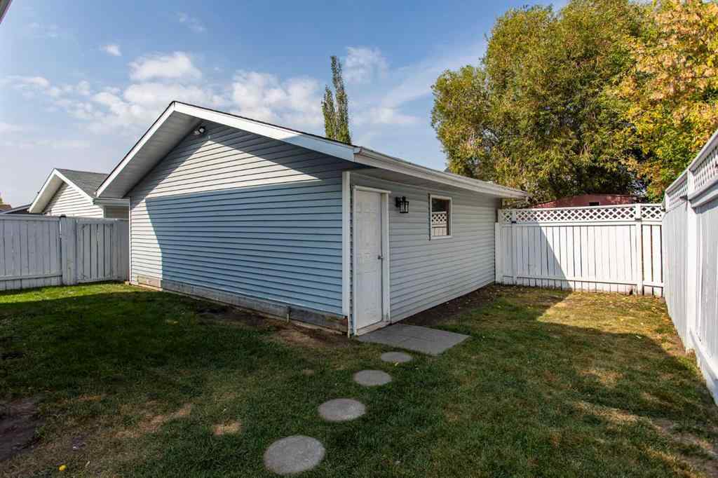 MLS® A2257883 - 70 Ellenwood Drive  in Eastview Estates Red Deer, Residential