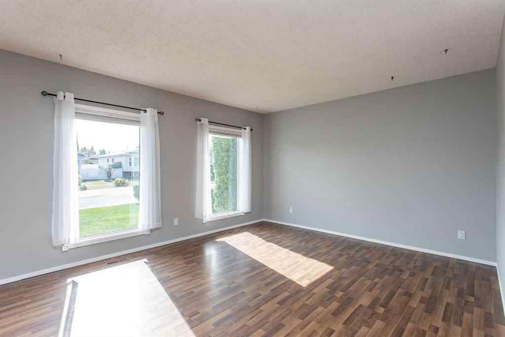 MLS® A2257883 - 70 Ellenwood Drive  in Eastview Estates Red Deer, Residential