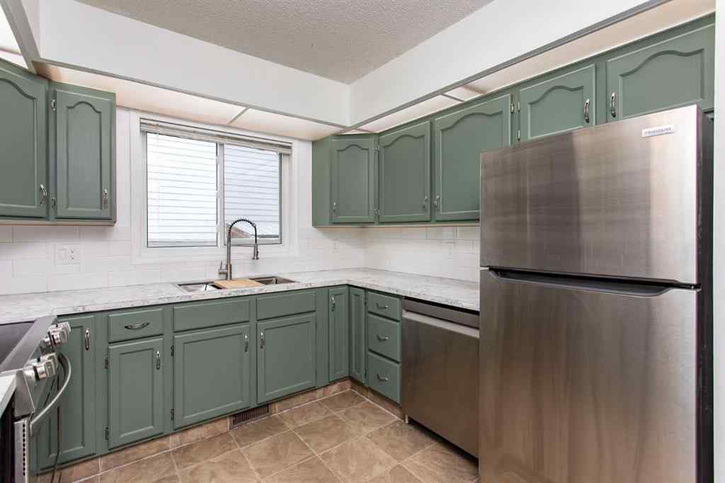 MLS® A2257883 - 70 Ellenwood Drive  in Eastview Estates Red Deer, Residential